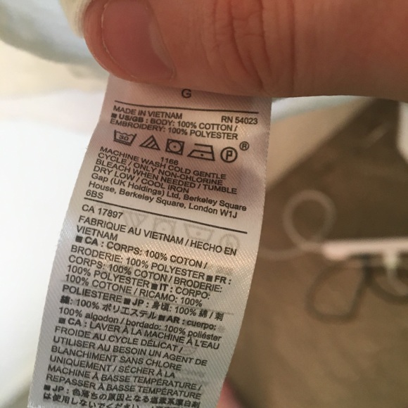 White shell top from GAP- like new - Picture 4 of 4